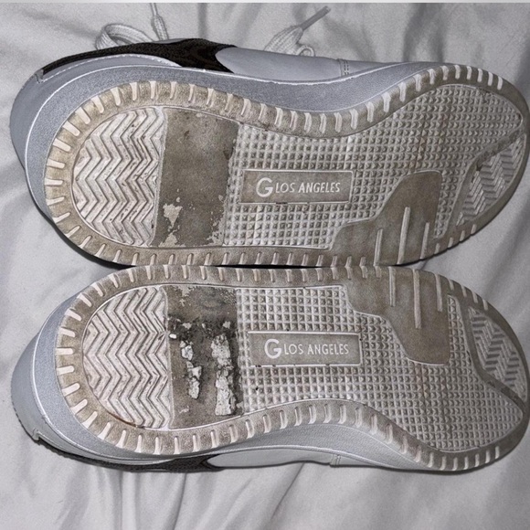 GUESS LA WOMENS SNEAKERS 
White and monogram 
Size 8 1/2
ONLY WORN ONCE - Picture 3 of 6